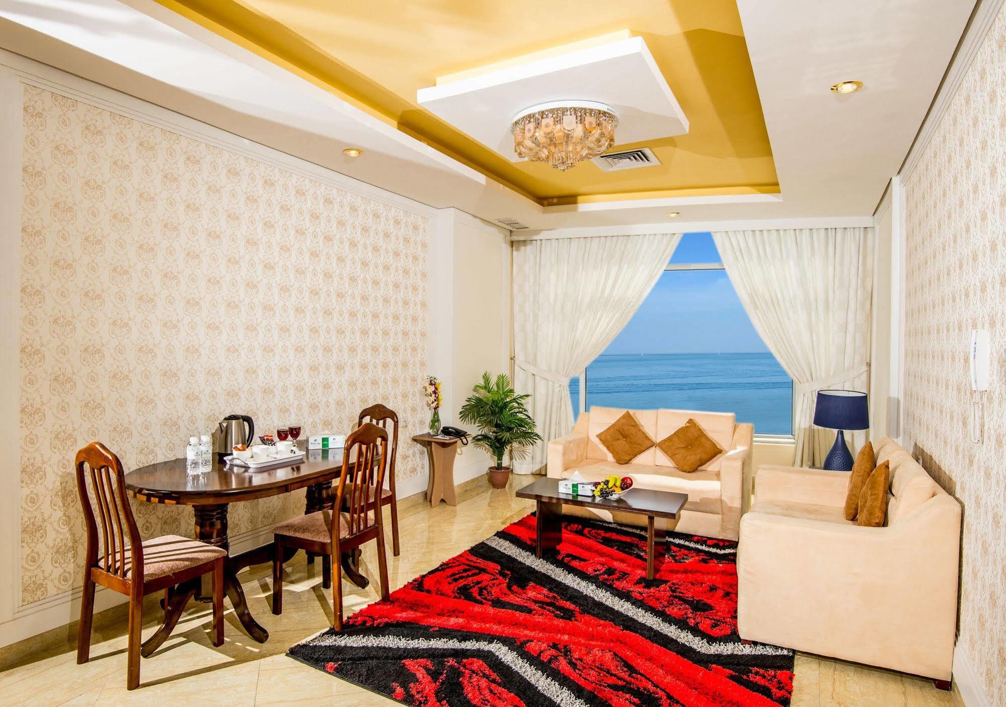 Relax Inn Hotel Apartments Salmiya Kuwait City Exterior foto
